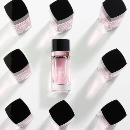 Bugatti Eleganza - Women's Woman 60ml - Sensual Perfume for All Ages and Occasions - Elegant Combination of Strawberry, Blackcurrant, Iris & Vanilla - Fruity, Powdery & Warm