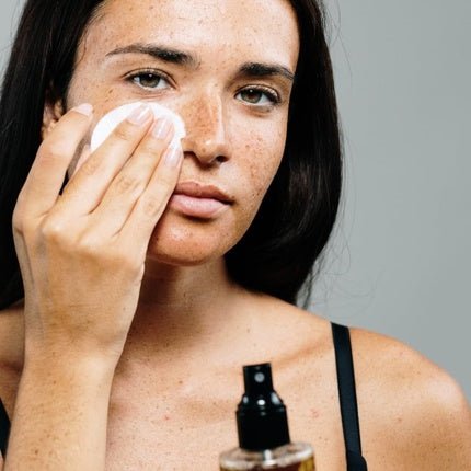 Aoklabs Kusafisha Black Micellar Water Natural Makeup Remover - Maison des fragrances