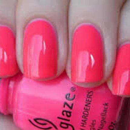 China Glaze Pool Party Nail Polish Lacquer with Hardeners 14ml Party Pink - Maison des fragrances