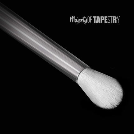 Clavier Majesty of Tapestry 219C for Precision and Correction Work around the Eye Area 18g 157mm Long Brush Head 14mm Wood Handle 104mm Metal Cap 40mm - Maison des fragrances