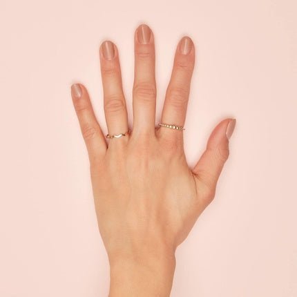 Deborah Milano Professional Semi - Permanent Nail Polish 05 Cashmere Pink Plumping Effect Long Lasting 4.5ml - Maison des fragrances