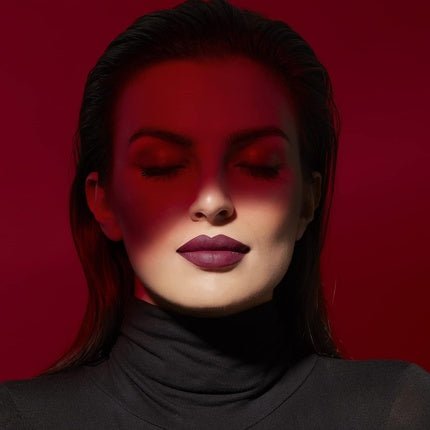 Deborah Milano Red Mat Matte Lipstick with Collagen and Hyaluronic Acid 35 Wine Nourishing and Softening Effect Intense and Long Lips 4.5g - Maison des fragrances