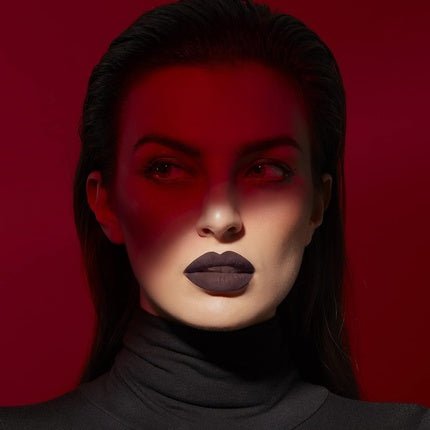 Deborah Milano Red Mat Matte Lipstick with Collagen and Hyaluronic Acid 4.5g - Maison des fragrances