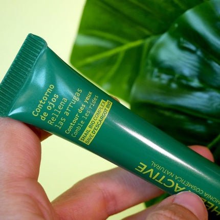 Harmonie Naturkosmetik Helix Active Eye Contour Wrinkle Filler with Organic Snail Slime Collagen and Calendula BIO 15ml - Maison des fragrances