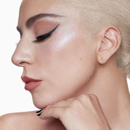 Haus Laboratories By Lady Gaga: Eye Armor Kit | Liquid Eyeliner Pen In Black - Maison des fragrances