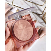 Huda Beauty GloWish Soft Radiance Bronzing Powder Medium - Maison des fragrances