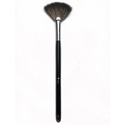IBRA Makeup Highlight & Contour Brush No. 23 - Maison des fragrances