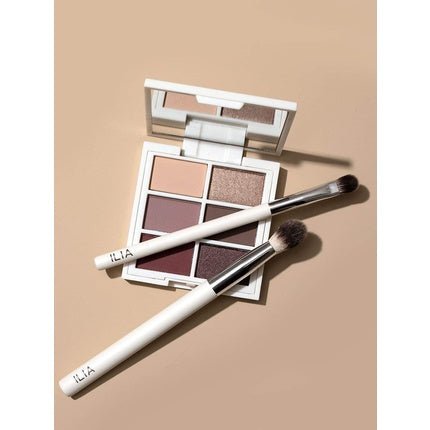 ILIA Shadow Brush Non - Toxic Vegan Cruelty - Free Clean Makeup - Maison des fragrances