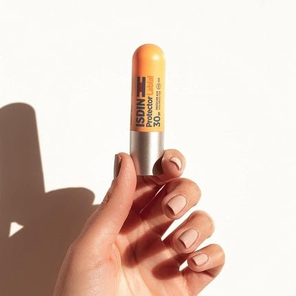 Lapiz Labial Isdin SPF30+ 4g - Maison des fragrances