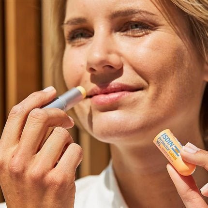 Lapiz Labial Isdin SPF30+ 4g - Maison des fragrances