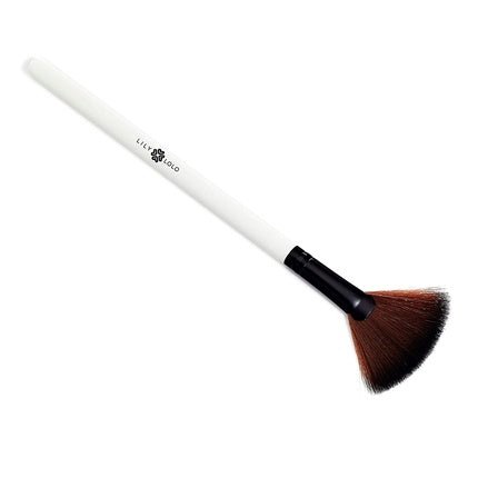 Lily Lolo Small Fan Brush - Maison des fragrances