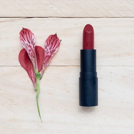 Moisturizing Lipstick 510 Crimson Carnation 4g - Maison des fragrances