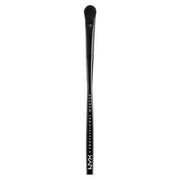 NYX Tapered All Over Shadow Brush - Maison des fragrances