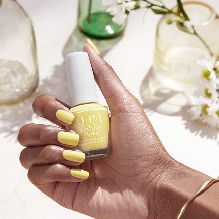 OPI Nature Strong vegan nail polish - Make My Daisy , 15ml - Maison des fragrances