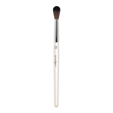 Premium Luxe Series Professional Eyeshadow Blending Brush 020 For Makeup Artists - Maison des fragrances