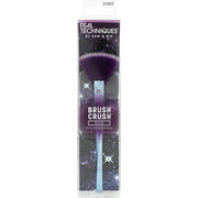 Real Techniques Brush Crush Volume 2 Fan Makeup Brush for Highlighting RT 304 - Maison des fragrances