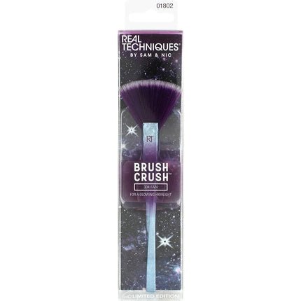 Real Techniques Brush Crush Volume 2 Fan Makeup Brush for Highlighting RT 304 - Maison des fragrances