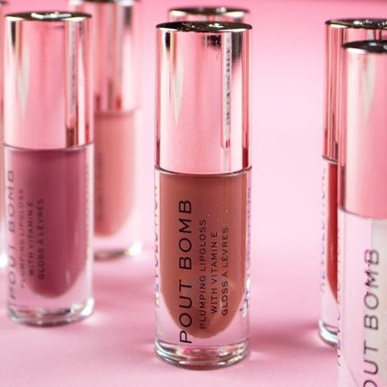 Revolution Beauty All About The Pout Holiday Makeup Gift Set - Shimmer - Maison des fragrances