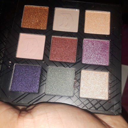 Revolution x Catwoman Collection 9 Color Eyeshadow Palette 9g - Maison des fragrances