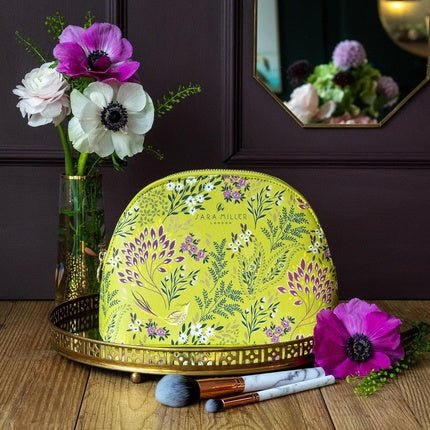 Sara Miller Beauty Haveli Garden Medium Green Cosmetic Wash Hand Bag Toiletries & Beauty Essentials Vegan Leather Printed Travel Gift - Maison des fragrances
