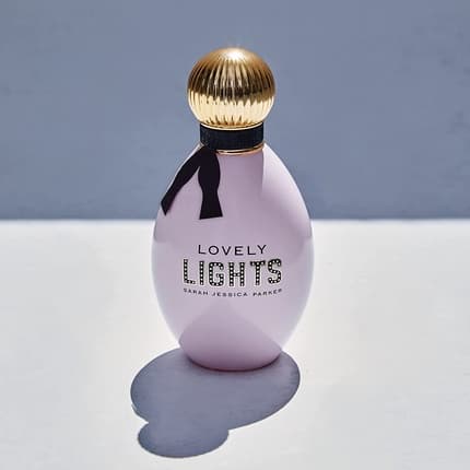 Sarah Jessica Parker Lovely Lights Body Mist Eau de Toilette (EDT) Mixte 236ml - Maison des fragrances