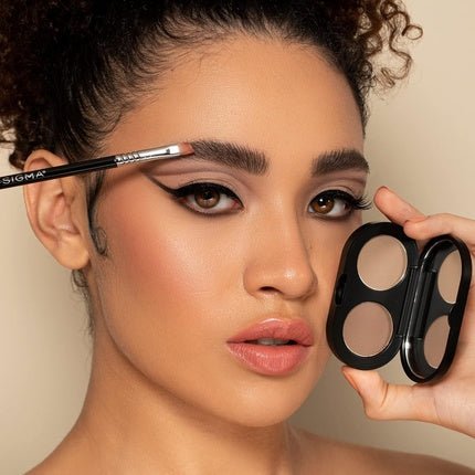 Sigma Beauty Color + Shape Brow Powder Duo Eye Brow Palette - Dark and Light Brow Powder to Tint and Highlight - Vegan, Paraben Free, Sulfate Free Brow Makeup - Light - Maison des fragrances