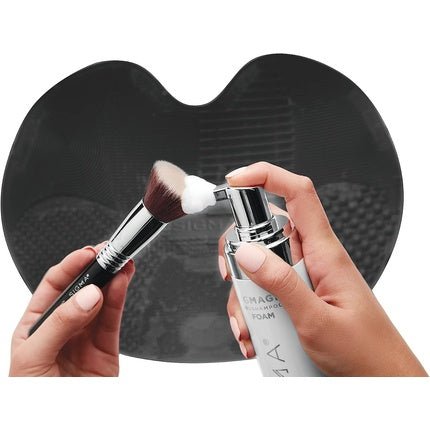 Sigma Beauty Professional Sigmagic Foam Makeup Brush Cleansing Shampoo 6.76 fl.Oz - Maison des fragrances
