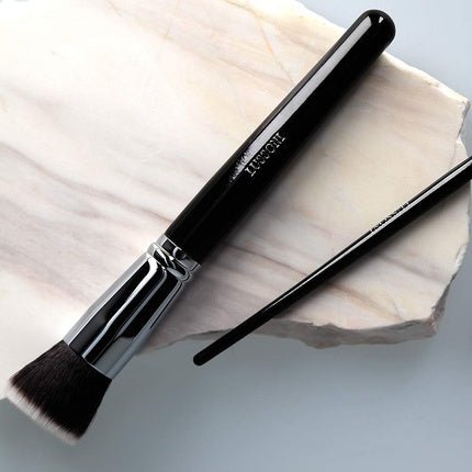 T4B LUSSONI 100 Series Professional Makeup Brushes for Liquid and Cream Cosmetics - PRO 112 Flat Top Kabuki Brush - Maison des fragrances