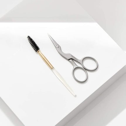 Tweezerman Brow Shaping Scissors and Brush - Maison des fragrances
