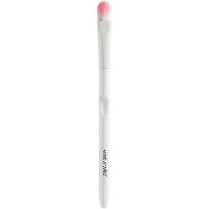 Wet 'N' Wild Large Eyeshadow Brush with Rounded Design - Maison des fragrances