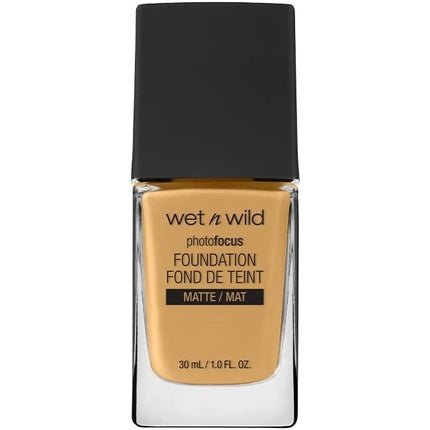 Wet N Wild Photofocus Foundation Smoothening Face Foundation Classic Beige 30ml - Maison des fragrances