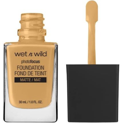 Wet N Wild Photofocus Foundation Smoothening Face Foundation Classic Beige 30ml - Maison des fragrances